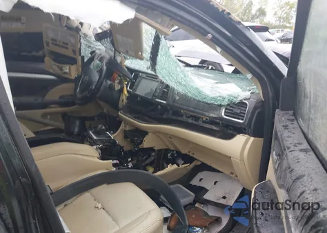 2015 Toyota Highlander Xle V6 z USA, uszkodzony, nr VIN 5TDJKRFH2FS106360